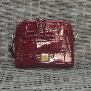 Elegant Burgundy Croc-Embossed Crossbody Bag